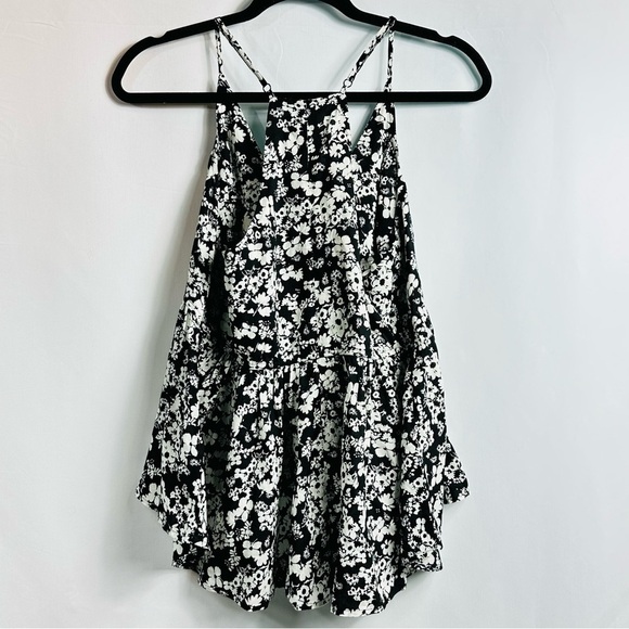 NWT EXPRESS Women’s Sz Medium Black & White V Neck High Low Spaghetti Strap Tank - Picture 5 of 12